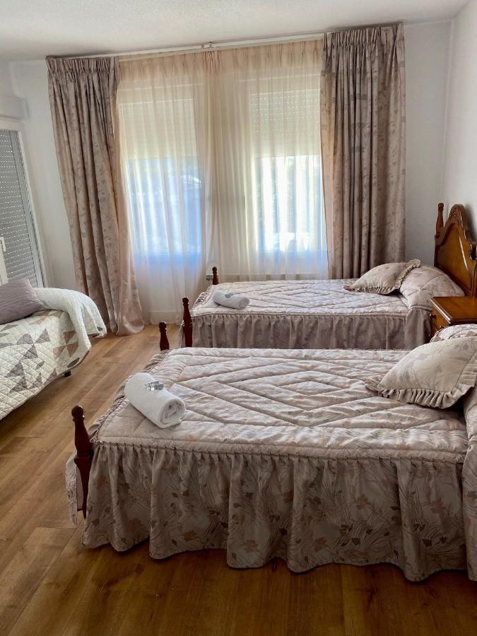 Villa De La Acacia Gojar Buitenkant foto