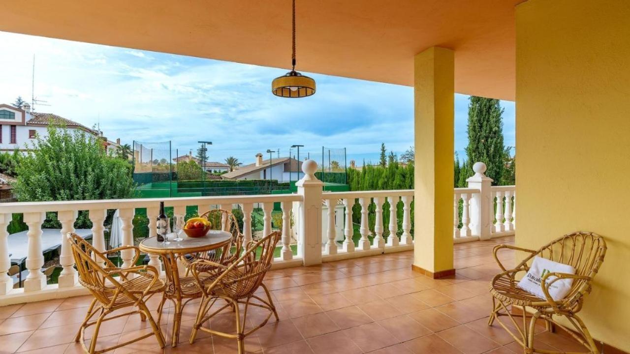 Villa De La Acacia Gojar Buitenkant foto