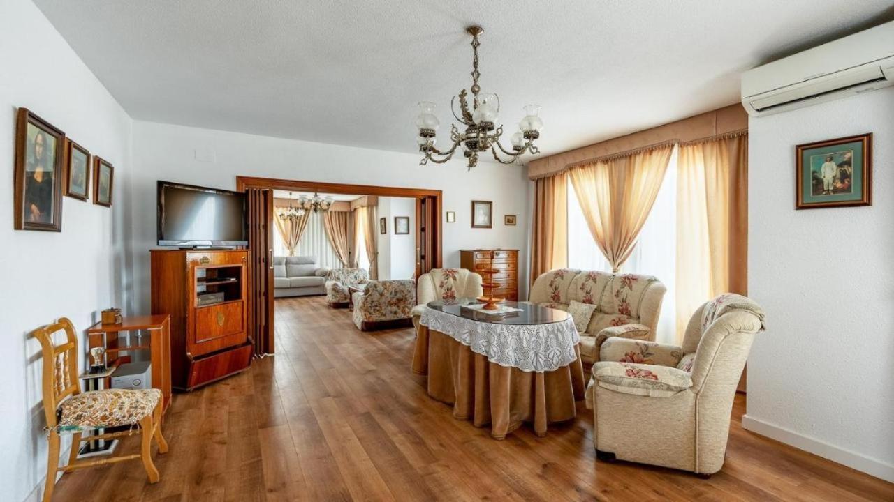 Villa De La Acacia Gojar Buitenkant foto