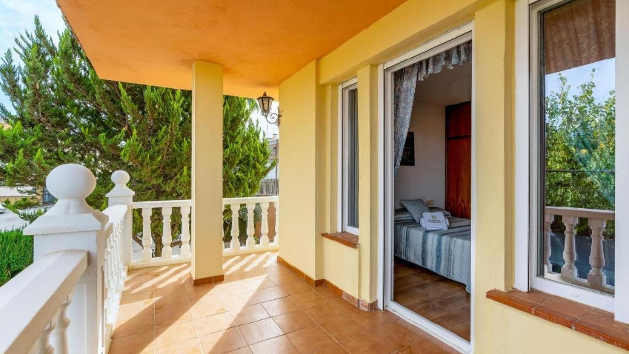 Villa De La Acacia Gojar Buitenkant foto